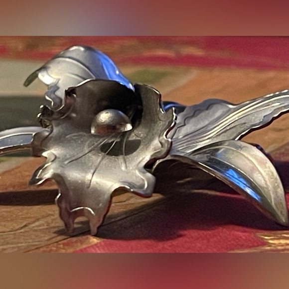 Vintage Art Nouveau Style Silver Tone large Lily Flower Brooch 🌺 - Picture 8 of 14